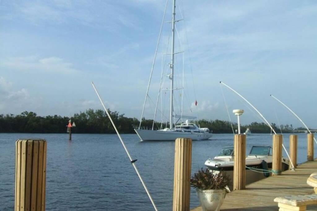 Apartament Steps From The Beach Right On The Waterfront Hollywood Zewnętrze zdjęcie